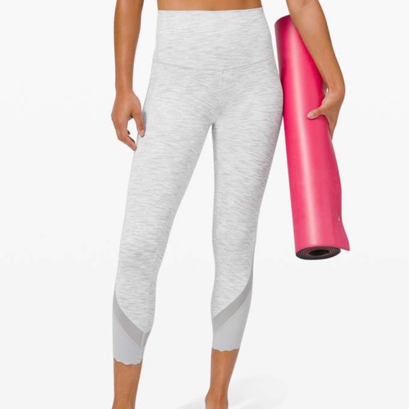 lululemon athletica Pants - Lululemon Wunder Under Crop High-Rise *Roll Down Scallop Full-On Luxtreme 23"